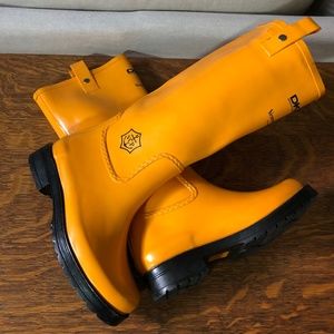 Veuve Clicquot x DKNY YELLOW SIGNATURE RAINBOOTS RARE